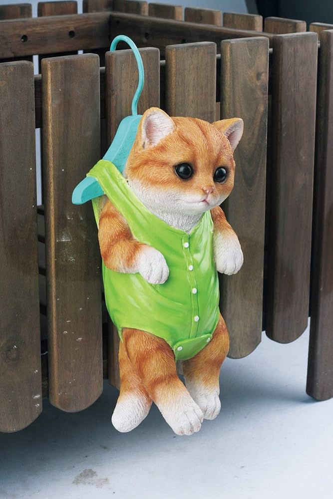 Amazon.co.jp: 愛らしいハンガーにつるされたキュートな猫の